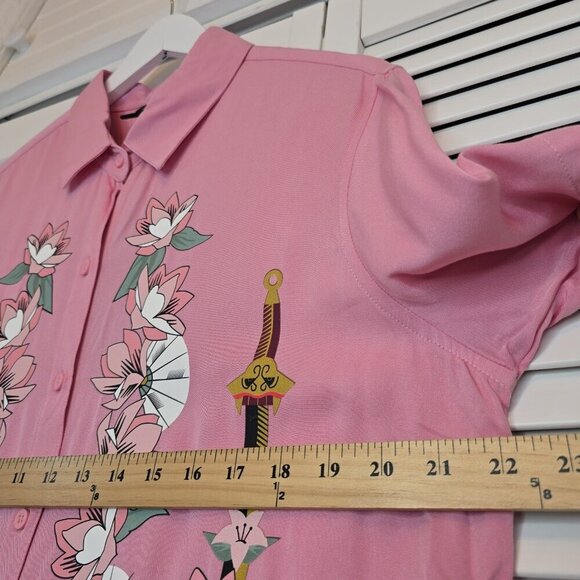 DISNEY X HER UNIVERSE Mulan Traditional Portrait Woven Button Up Shirt Pink Sz M - Picture 10 of 13